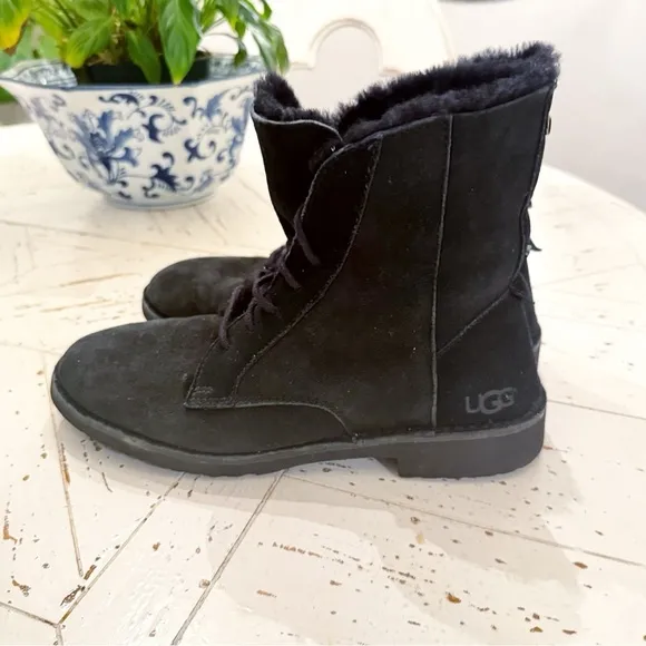 Ugg Quincy Boots Black Suede Leather Sheepskin Combat Boots Ankle Boots Size 9.5