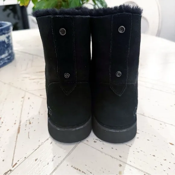 Ugg Quincy Boots Black Suede Leather Sheepskin Combat Boots Ankle Boots Size 9.5