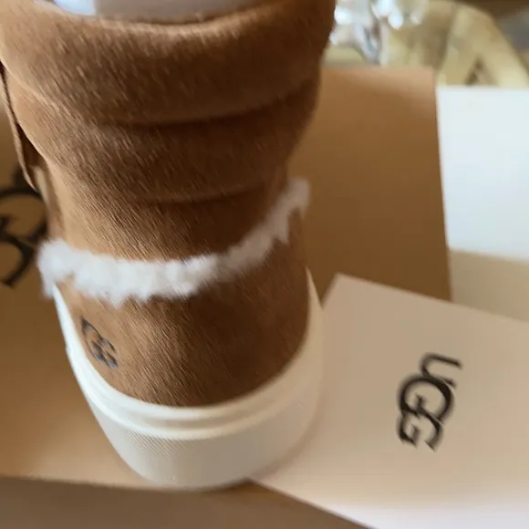 UGG  shoes