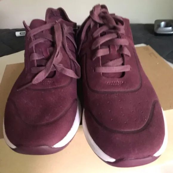 Ugg sneakers !!!Firm