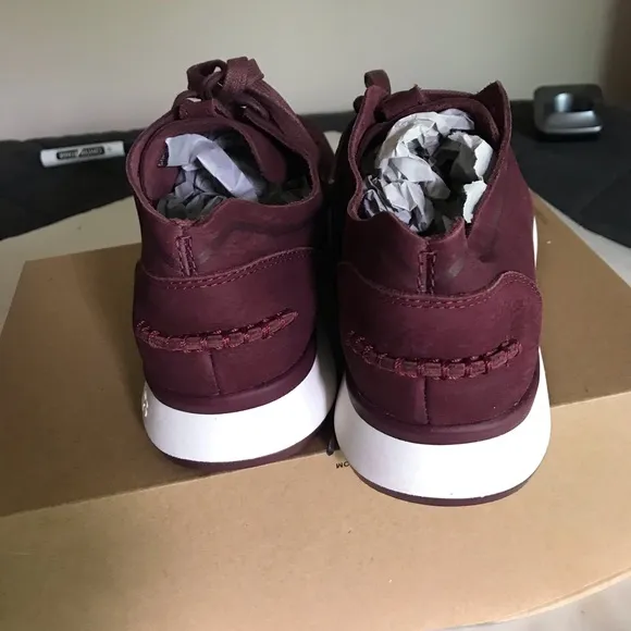 Ugg sneakers !!!Firm