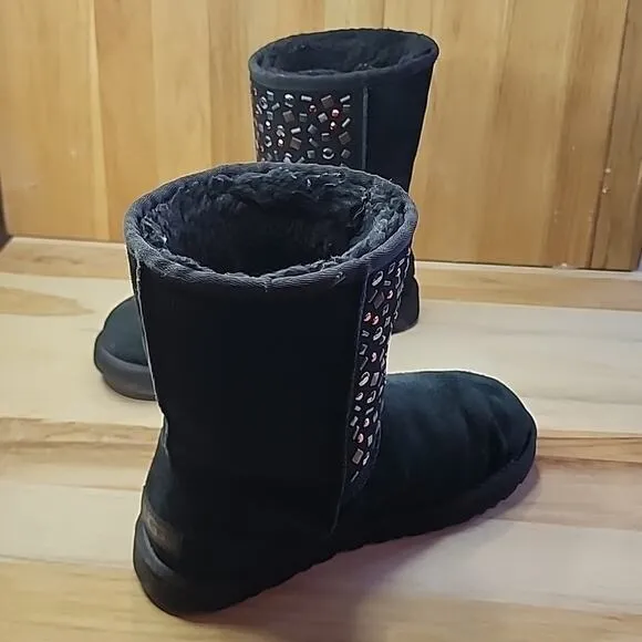 UGG STYLE ☆CLASSIC SHORT STUD LI BOOTS ☆ BLACK  COLORED JEMS WOMAN'S SIZE 8.0