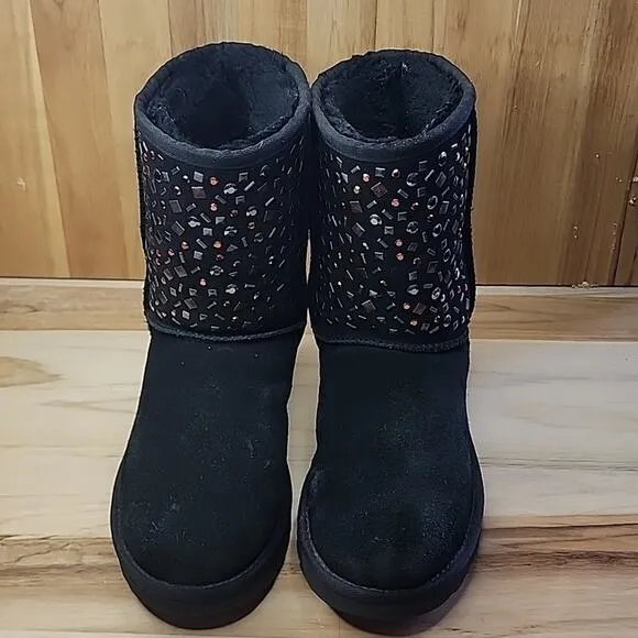 UGG STYLE ☆CLASSIC SHORT STUD LI BOOTS ☆ BLACK  COLORED JEMS WOMAN'S SIZE 8.0