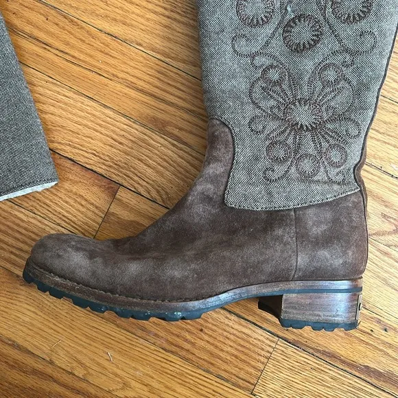 UGG Suede Embroidery Elegant Boots