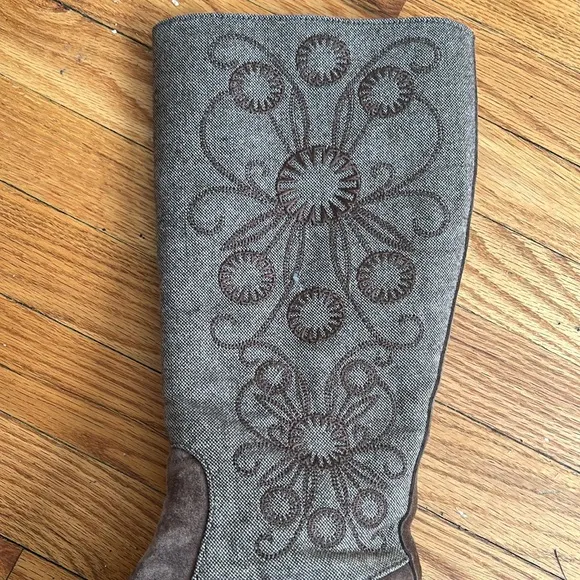 UGG Suede Embroidery Elegant Boots