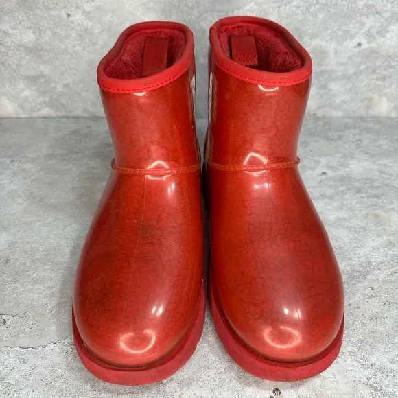 UGG Women's Classic Clear Mini Ankle Boot Red sip on size US 8