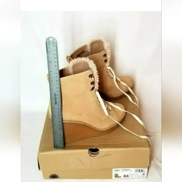 UGG Women's KIERNAN SLOUCH BOOTS Style No.1018784 HONEY USA SIZE 9.5