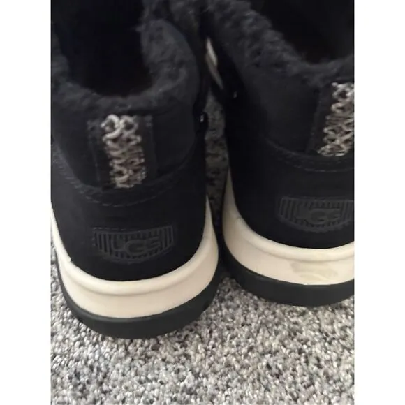 ❤️UGG Women’s Lakesider Heritage Boots/Sneaker Sz9