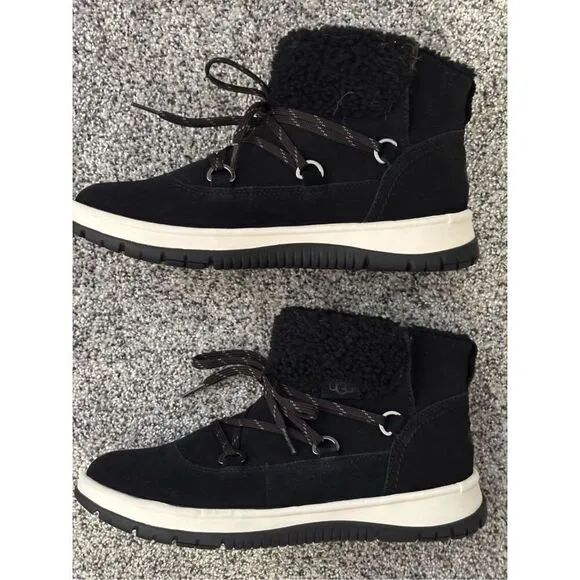 ❤️UGG Women’s Lakesider Heritage Boots/Sneaker Sz9