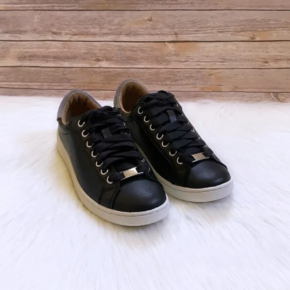 UGG Women’s Milo Black Leather Sneakers