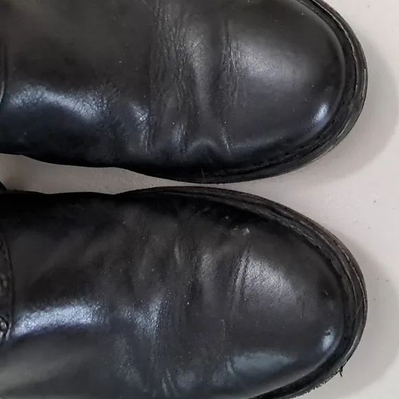 UGG Women's Size 8 Leather Studded Side Zip Boot with Sheepskin Insoles