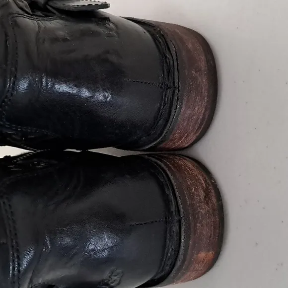 UGG Women's Size 8 Leather Studded Side Zip Boot with Sheepskin Insoles