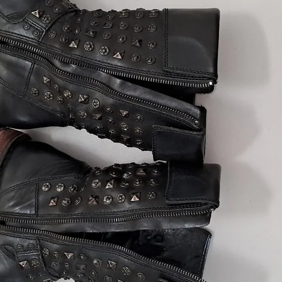 UGG Women's Size 8 Leather Studded Side Zip Boot with Sheepskin Insoles