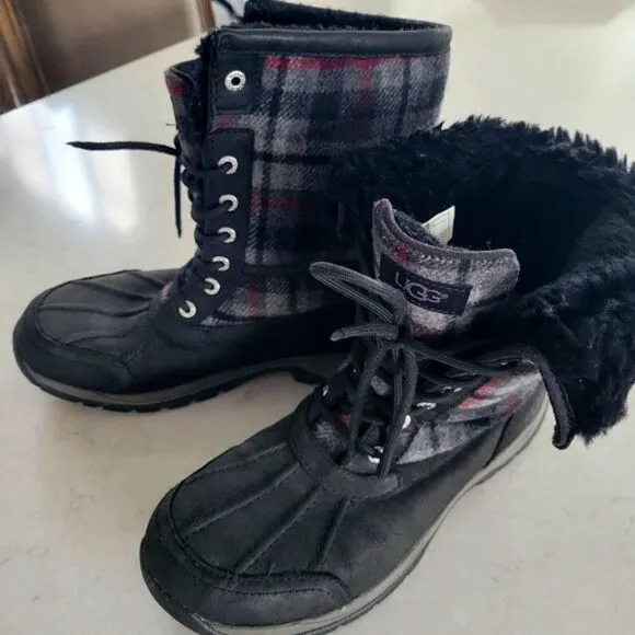 UGG Butte Tartan Plaid Wool Leather 8 Boots