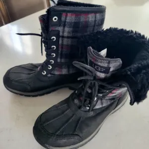 UGG Butte Tartan Plaid Wool Leather 8 Boots