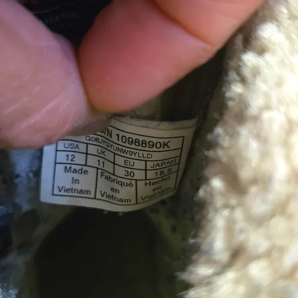 Uggs Kids butte ll.  Toddler size 12c.