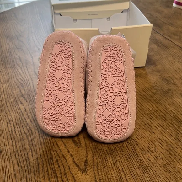 Uggs. Pink. I CABBY. New in box. Girls 4/5 Medium.