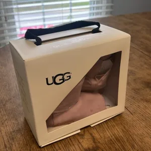 Uggs. Pink. I CABBY. New in box. Girls 4/5 Medium.