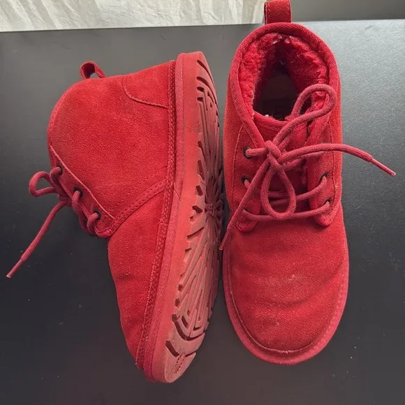 UGGS Samba Red Neumel Lace Up Boots Women’s Size 8