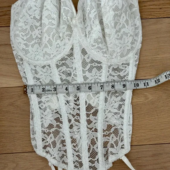 VALMONT Floral Corset Garters DD38 White