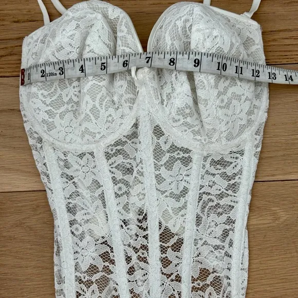 VALMONT Floral Corset Garters DD38 White