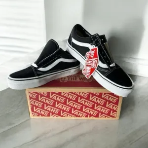 Vans Black and White Slip-On Sneakers Old Skool Black White Women 5.5 Men 4.0