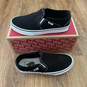 VANS black slip on shoes sneakers women’s 7 new in box