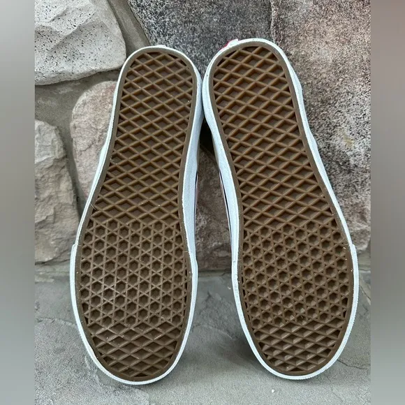 Vans Classic Slip-On Checkerboard Skate Shoe. Pink and Cream. Unisex. NEW
