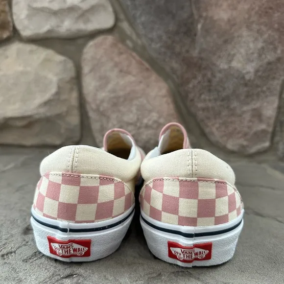 Vans Classic Slip-On Checkerboard Skate Shoe. Pink and Cream. Unisex. NEW