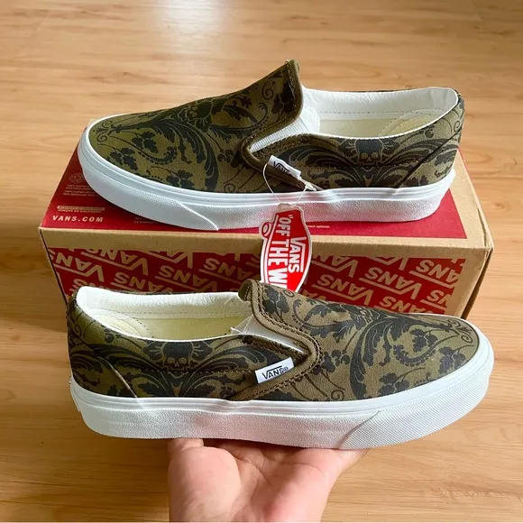 Vans classic slip- On Skull Tapestry Grape Leaf Women 8.0 US