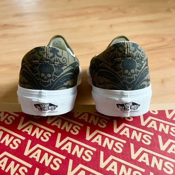 Vans classic slip- On Skull Tapestry Grape Leaf Women 8.0 US
