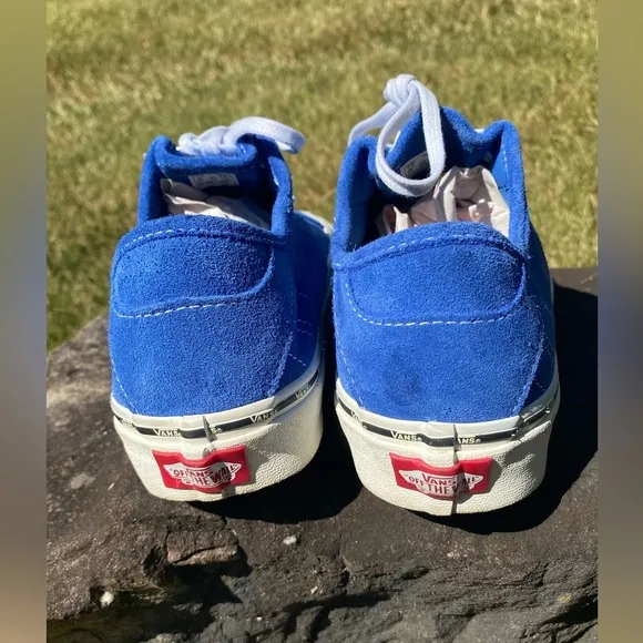 Vans Diamo Ni Suede Sneakers *rare*​