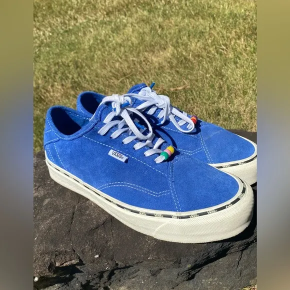 Vans Diamo Ni Suede Sneakers *rare*​