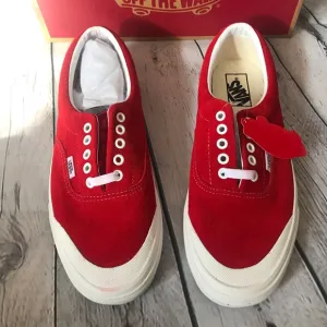 VANS ERA SUEDE RACING RED / WHT SNEAKERS
