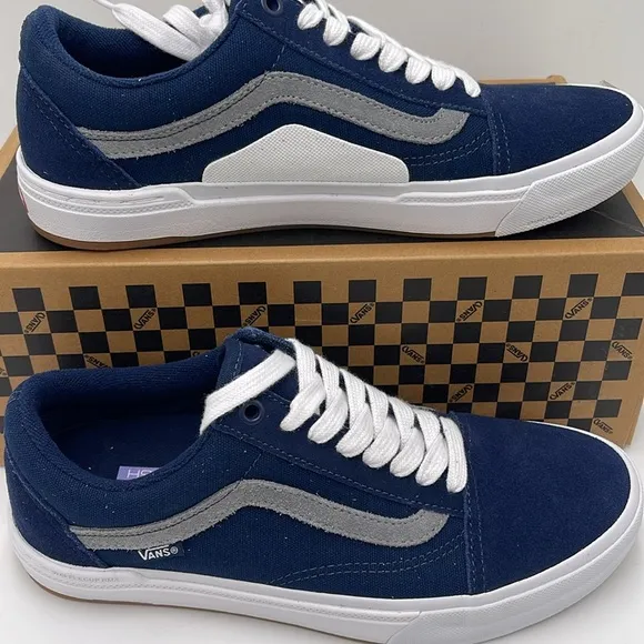 Vans Men’s Blue and White Sneakers Bmx Old SkoolNavy/WhiteVN0005UZNAV