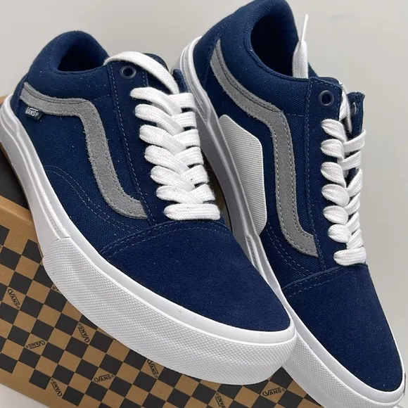 Vans Men’s Blue and White Sneakers Bmx Old SkoolNavy/WhiteVN0005UZNAV