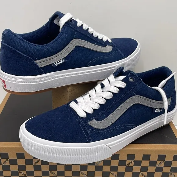 Vans Men’s Blue and White Sneakers Bmx Old SkoolNavy/WhiteVN0005UZNAV