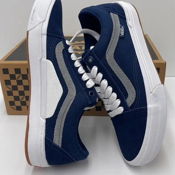 Vans Men’s Blue and White Sneakers Bmx Old SkoolNavy/WhiteVN0005UZNAV