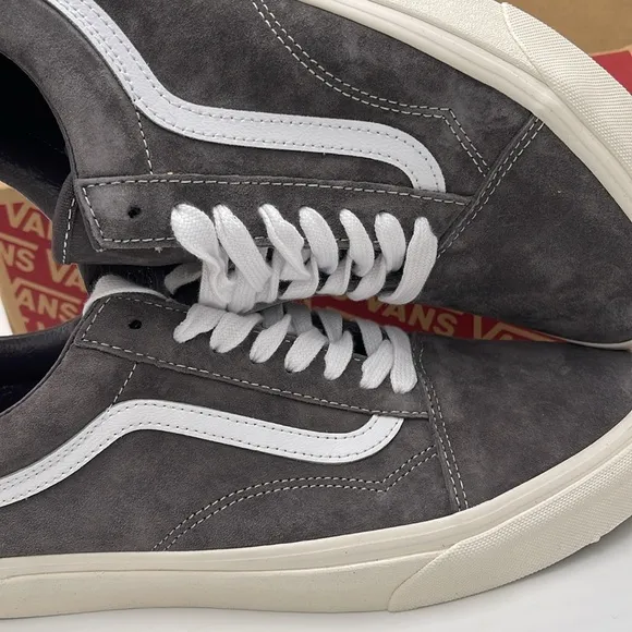 Vans Men’s Old Skool(Pig Suede) Rabbit/Snow WhiteVN0A5KRF888 Sneakers
