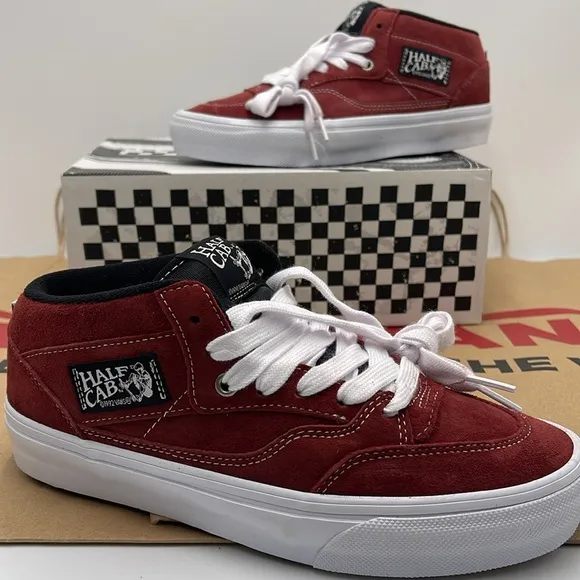 Vans Men’s Skate Half CabPig Suede BrickVN0A5KYABRI Sneakers