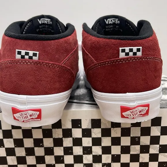 Vans Men’s Skate Half CabPig Suede BrickVN0A5KYABRI Sneakers