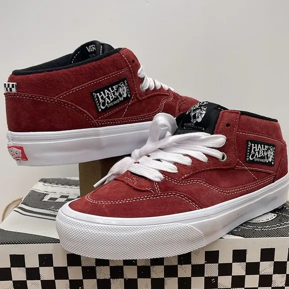 Vans Men’s Skate Half CabPig Suede BrickVN0A5KYABRI Sneakers