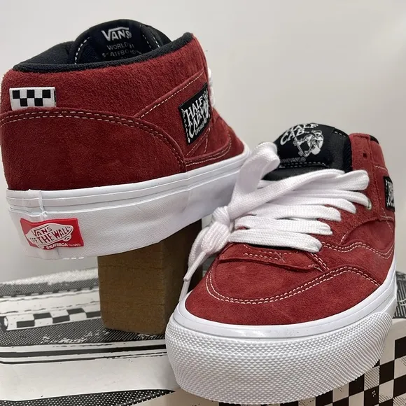 Vans Men’s Skate Half CabPig Suede BrickVN0A5KYABRI Sneakers