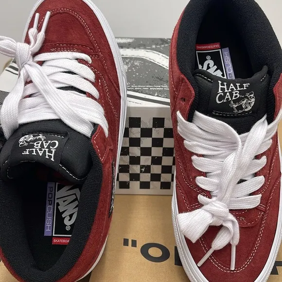 Vans Men’s Skate Half CabPig Suede BrickVN0A5KYABRI Sneakers