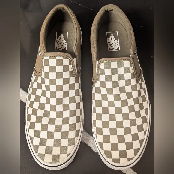 Vans Men's Slip-On Checkerboard Sneakers Military Green/White Size 12 MSRP $70