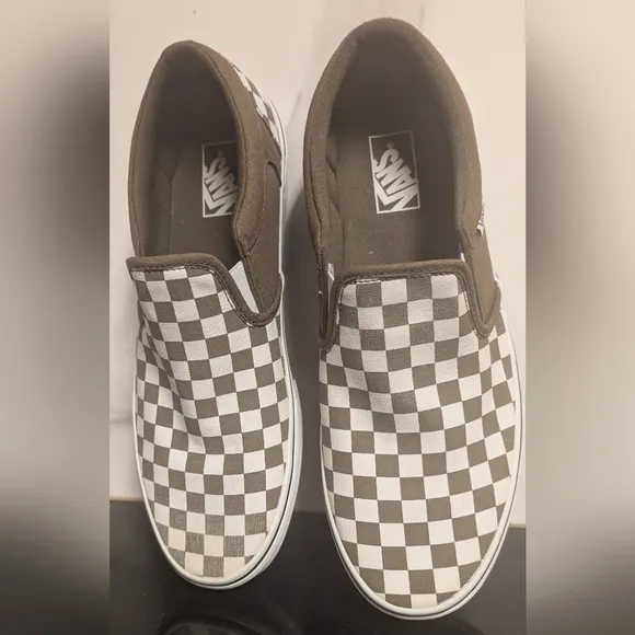 Vans Men's Slip-On Checkerboard Sneakers Military Green/White Size 12 MSRP $70