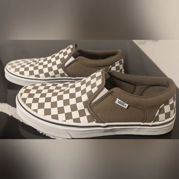 Vans Men's Slip-On Checkerboard Sneakers Military Green/White Size 12 MSRP $70