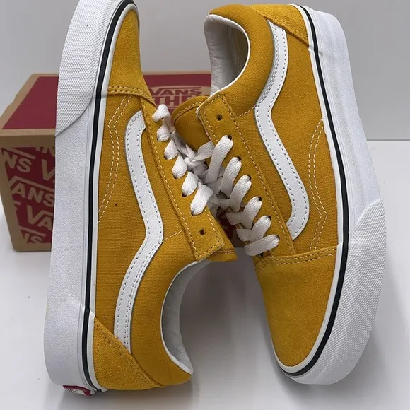 Vans Men’s Yellow Suede Sneakers Old SkoolColor Theory Golden YelloVN0A5KRSF3X