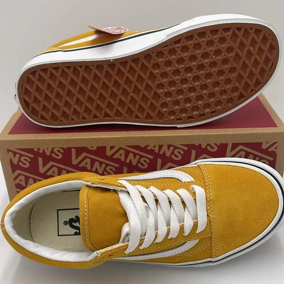 Vans Men’s Yellow Suede Sneakers Old SkoolColor Theory Golden YelloVN0A5KRSF3X