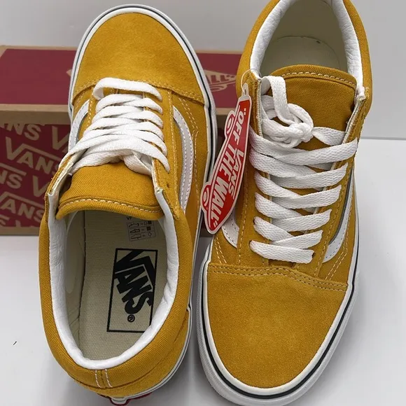 Vans Men’s Yellow Suede Sneakers Old SkoolColor Theory Golden YelloVN0A5KRSF3X